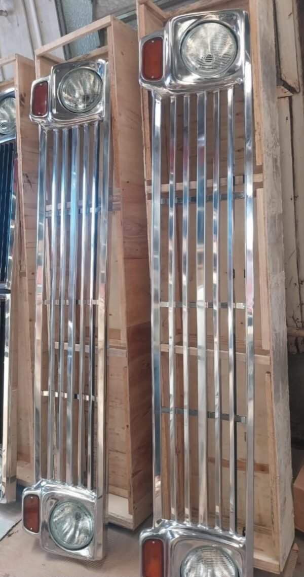 Grade modelo Americana - Faróis simples