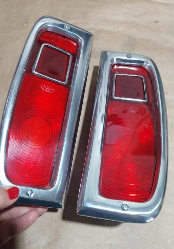 Lanterna Traseira Completa – Par