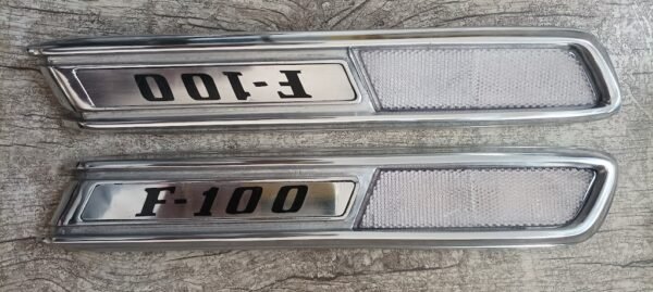 Emblema Lateral do Capô F-100 / F-1000