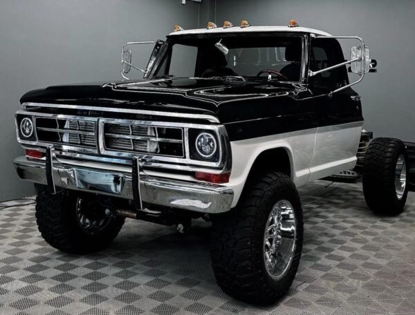 Grade Modelo Americana – Faróis LED