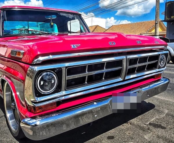 Grade Modelo Americana – Faróis LED